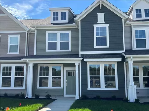 34 Paige Ln, Hudson, OH 44236