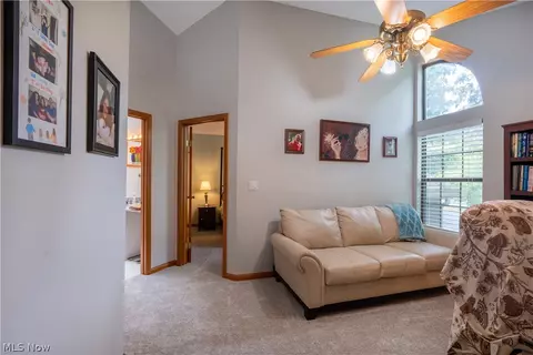 Entry Way - 1233 Red Tail Hawk Dr, Boardman, OH 44512 photo 3 of 3