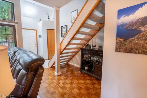 Entry Way - 1233 Red Tail Hawk Dr, Boardman, OH 44512 photo 1 of 3