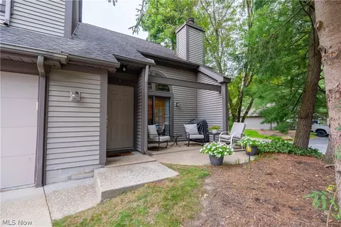 Exterior - 1233 Red Tail Hawk Dr, Boardman, OH 44512 photo 3 of 5