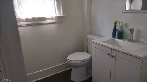 Bath - 69 W Dalton St, Akron, OH 44310 photo 2 of 2