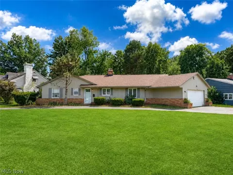 1290 Forest Hills Blvd, Cleveland Heights, OH 44118