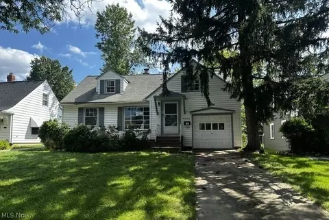 4096 Colony Rd, South Euclid, OH 44121