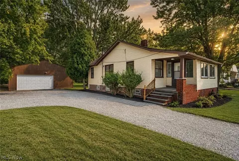 5803 Stearns Rd, North Olmsted, OH 44070