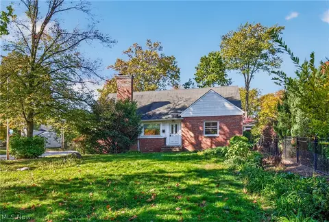 2140 Lamberton Rd, Cleveland Heights, OH 44118
