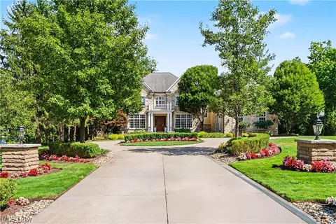 31750 Meadowlark Way, Pepper Pike, OH 44124