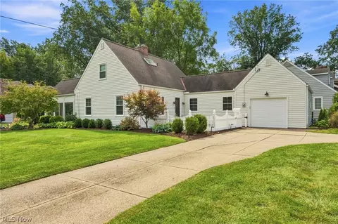 26737 Lake Rd, Bay Village, OH 44140