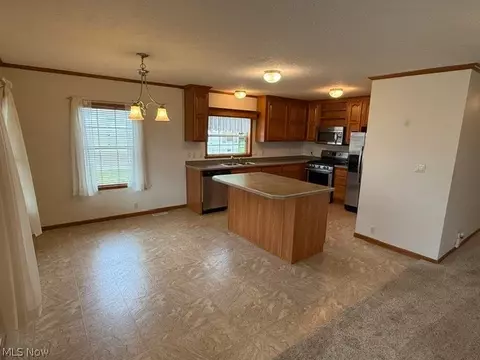 Kitchen - 324 Gemini Dr, Dover, OH 44622 photo 2 of 2