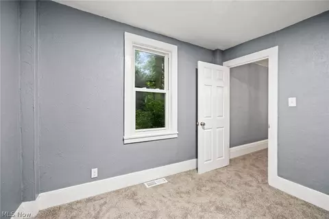 Bedroom - 38867 Butternut Ridge Rd, Elyria, OH 44035 photo 2 of 5