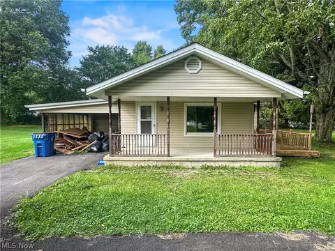 4520 New Rd, Austintown, OH 44515