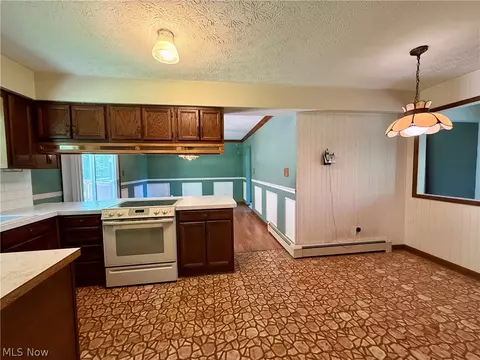 9059 E Mountain View Dr, Chardon, OH 44024 photo 13