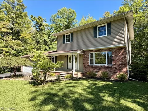 9059 E Mountain View Dr, Chardon, OH 44024 photo 3