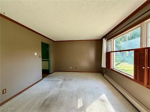 9059 E Mountain View Dr, Chardon, OH 44024 photo 7