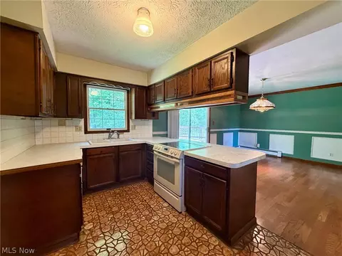 9059 E Mountain View Dr, Chardon, OH 44024 photo 11