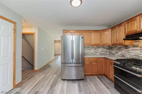 Kitchen - 711 Bisson Ave, Akron, OH 44307 photo 4 of 4