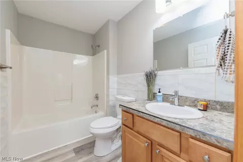 Bath - 711 Bisson Ave, Akron, OH 44307 photo 2 of 2
