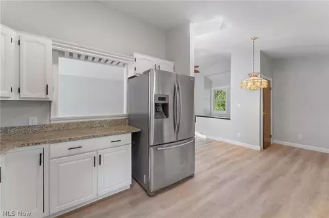 Entry Way - 658 Beech Ave, Boardman, OH 44512 photo 1 of 4
