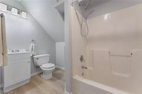 Bath - 658 Beech Ave, Boardman, OH 44512 photo 6 of 6