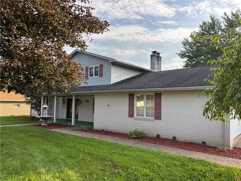 8854 1st St NE, Mineral City, OH 44656