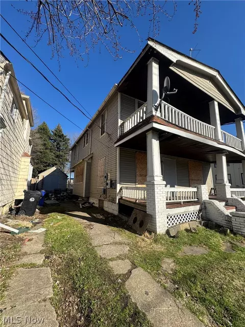 3741 E 71st St, Cleveland, OH 44105