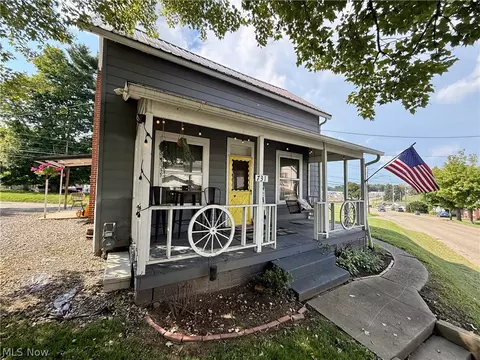 731 N Lisbon St, Carrollton, OH 44615