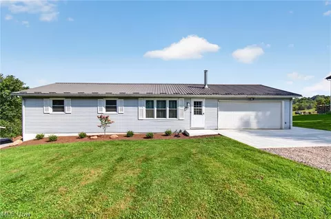 3865 Seeman St SW, East Sparta, OH 44626