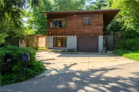 55 Willowdale Lake Ave NW, North Canton, OH 44720