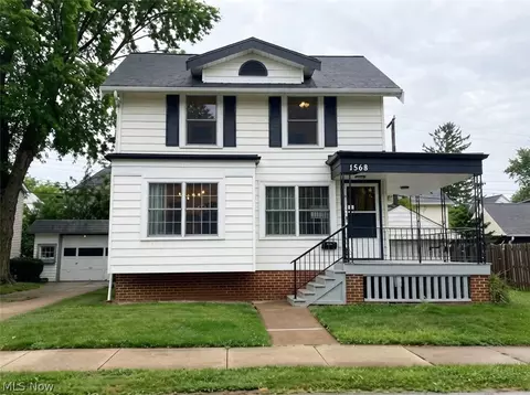 1568 Blossom Park Ave, Lakewood, OH 44107