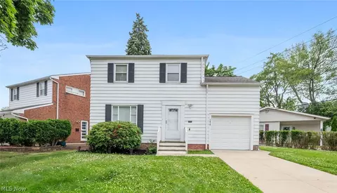 1518 Roselawn Rd, Mayfield Heights, OH 44124