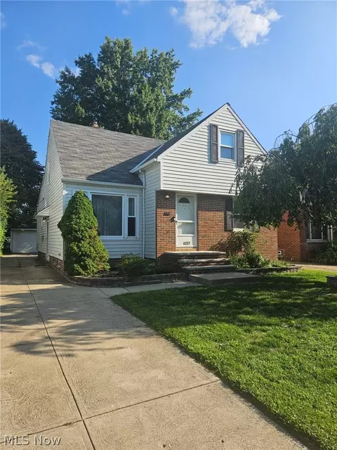 4237 Stonehaven Rd, South Euclid, OH 44121