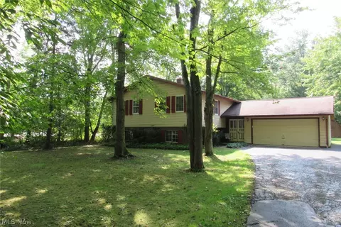 7980 Auburn Rd, Painesville, OH 44077