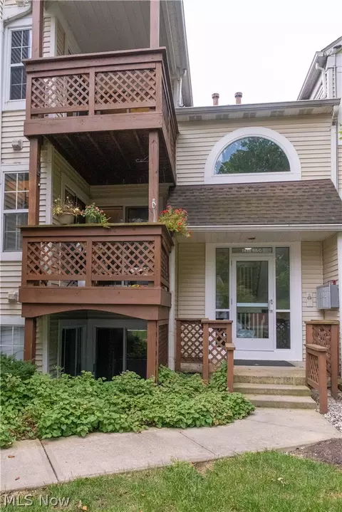1448 Cedarwood Dr #C1, Westlake, OH 44145