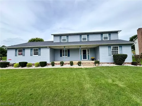 6385 Harbor Dr NW, Canton, OH 44718