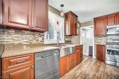 977 Lloyd Rd, Wickliffe, OH 44092 photo 13