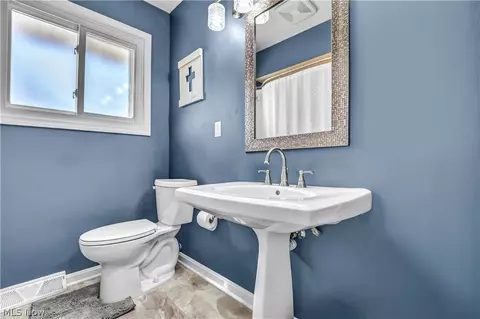 977 Lloyd Rd, Wickliffe, OH 44092 photo 19