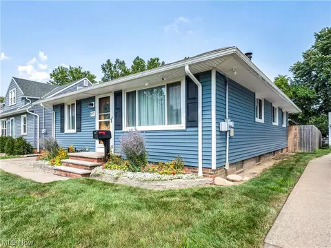 977 Lloyd Rd, Wickliffe, OH 44092 photo 3