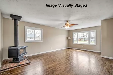 977 Lloyd Rd, Wickliffe, OH 44092 photo 4