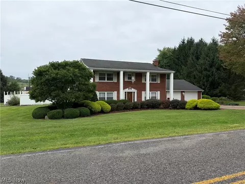 48769 Lakeview Cir, East Liverpool, OH 43920