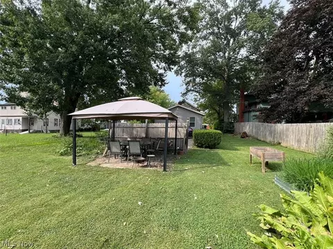 Exterior - 224 6th St, Elyria, OH 44035 photo 4 of 6