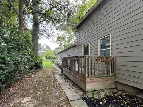 Exterior - 224 6th St, Elyria, OH 44035 photo 3 of 6