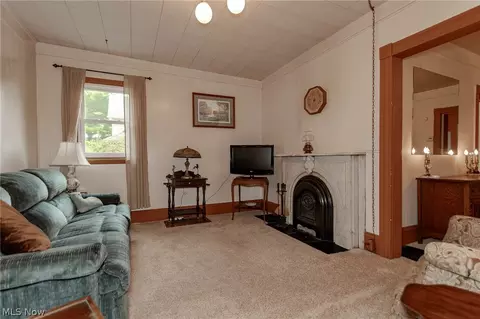 Living - 37841 2nd St, Willoughby, OH 44094 photo 2 of 2