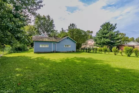 Exterior - 37841 2nd St, Willoughby, OH 44094 photo 8 of 9