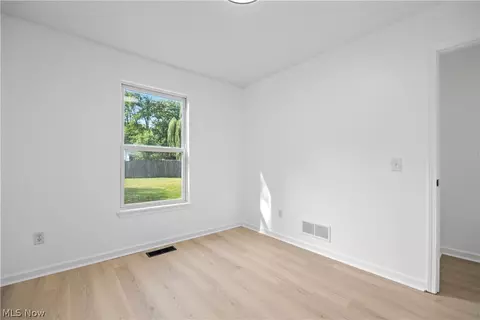 121 Parmely Ave, Elyria, OH 44035 photo 19