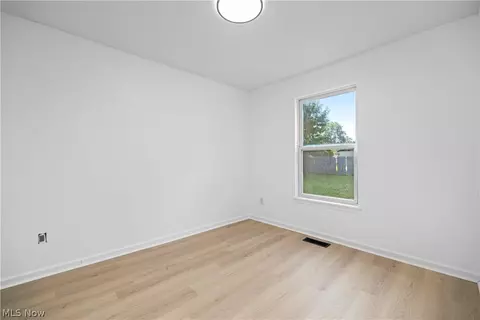 121 Parmely Ave, Elyria, OH 44035 photo 16