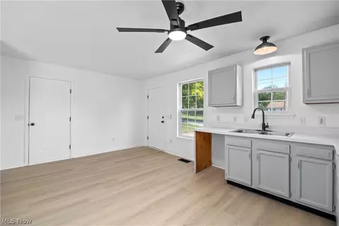 121 Parmely Ave, Elyria, OH 44035 photo 7