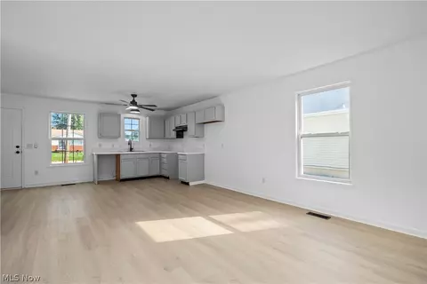 121 Parmely Ave, Elyria, OH 44035 photo 12