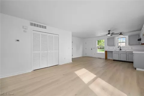 121 Parmely Ave, Elyria, OH 44035 photo 11