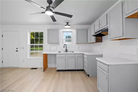 121 Parmely Ave, Elyria, OH 44035 photo 8