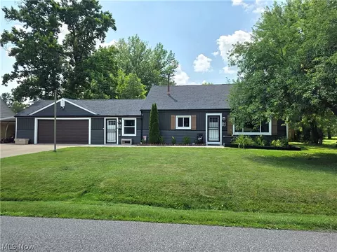 9856 Dupont Dr, Columbia Station, OH 44028