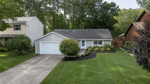 38158 Strumbly Pl, Willoughby, OH 44094
